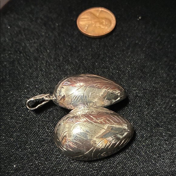 Vintage rare sterling silver egg locket - Picture 10 of 16